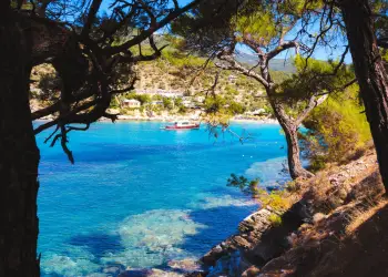 Travel to Greece with Kavala Tour!